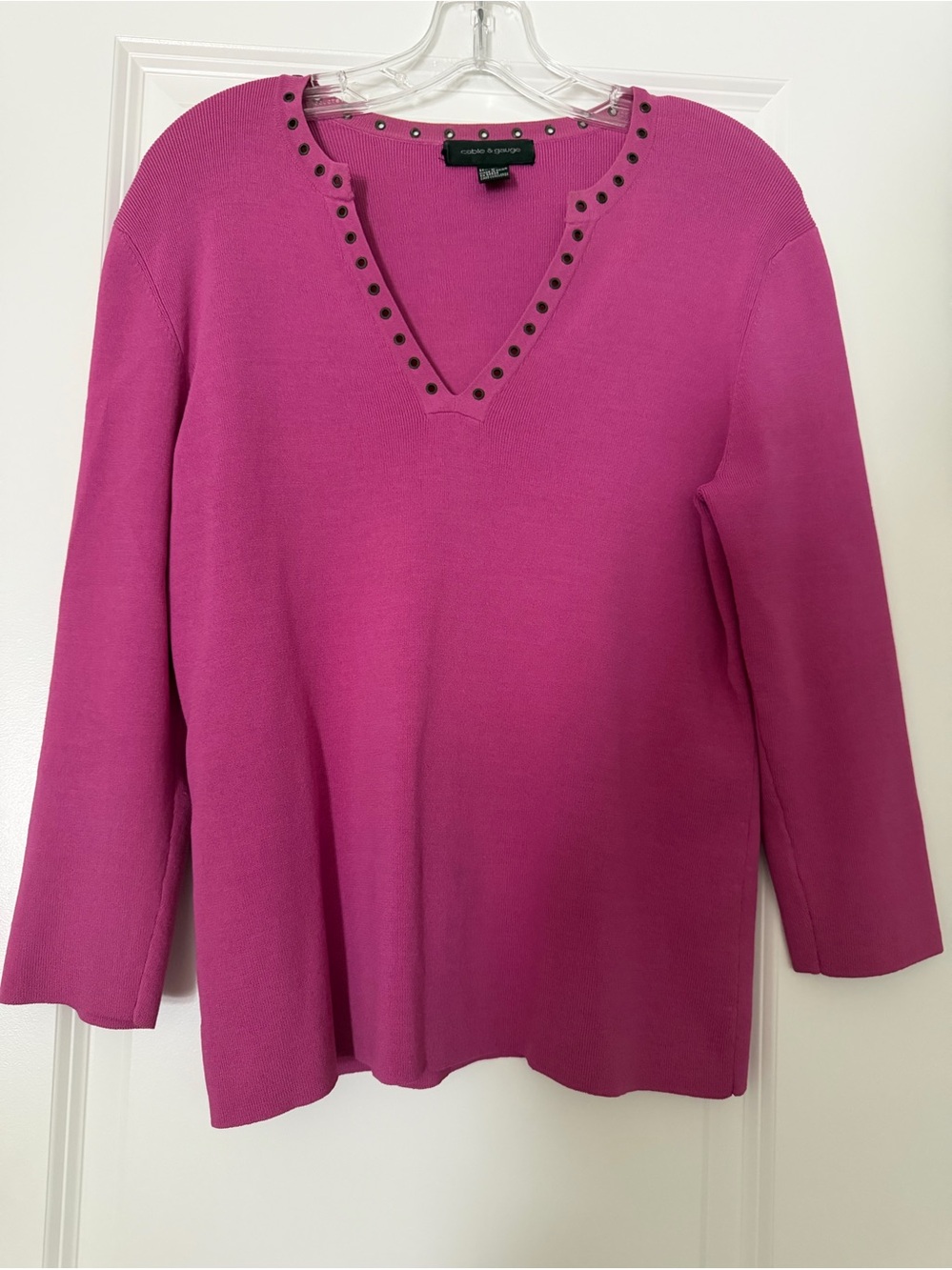 cable& gauge Women's Fuchsia Stud-Trim V-Neck Size Large